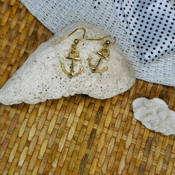 2/$15 NWT fashion anchor earrings - Picture 2 of 4